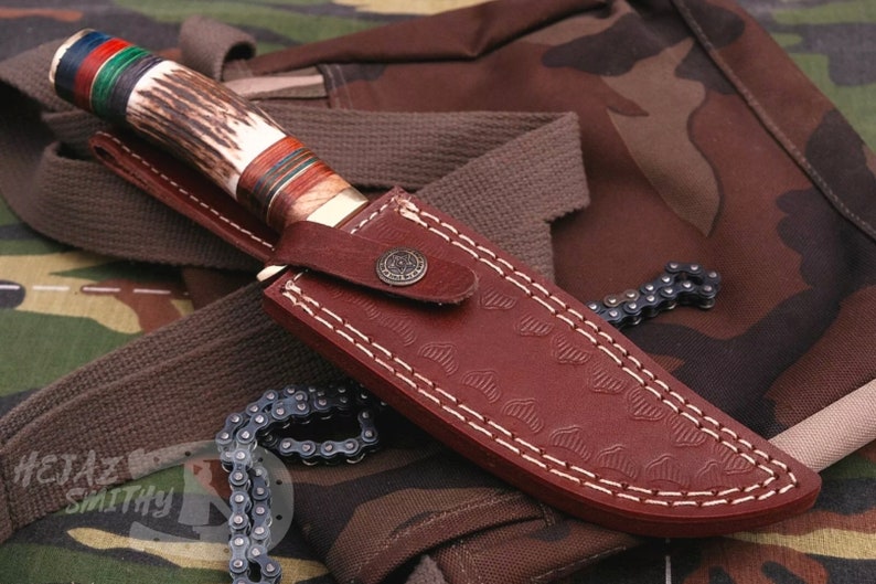 Cuchillo de acero de Damasco hecho a mano, de 15 cm de largo, con mango de cuerno-ES