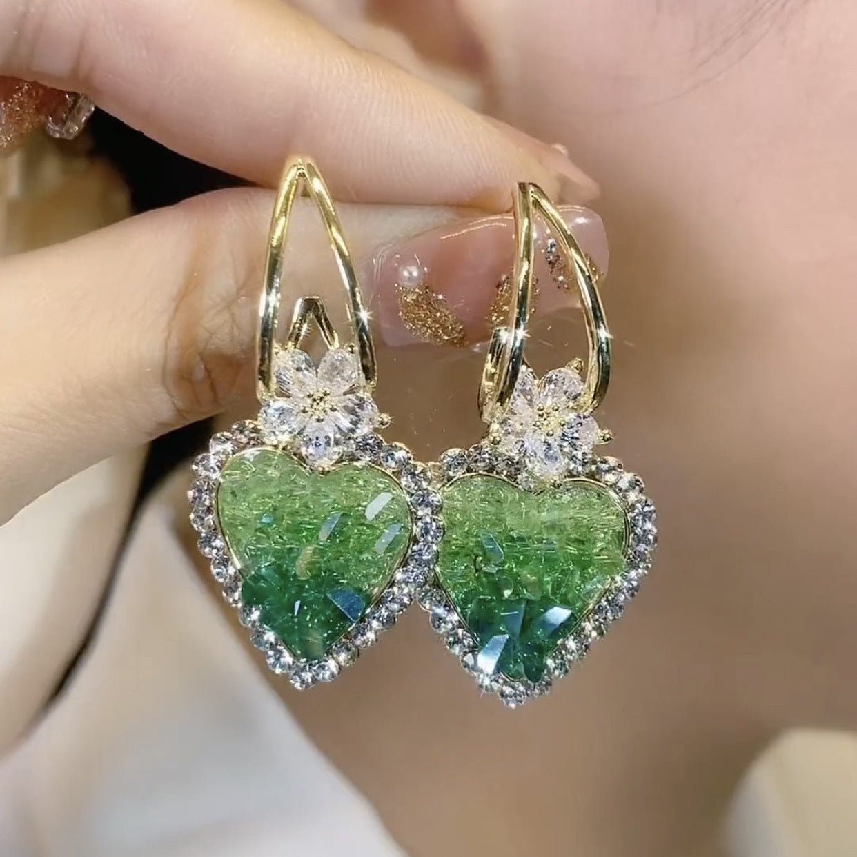 Žalios spalvos krištoliniai širdies auskarai-LT