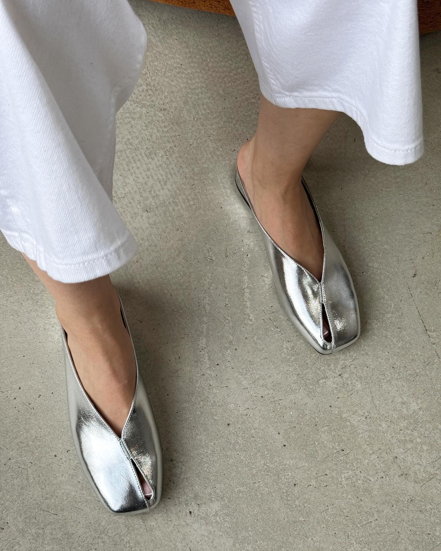 Vasarinės moteriškos basutės iš minkštos odos, kvėpuojančios ir patogios.-LT