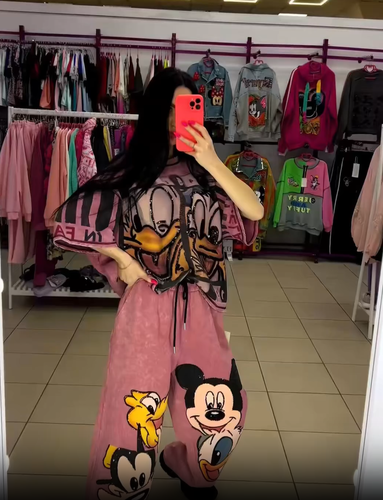 Conjunto de top y pantalón con temática de Donald Duck y Mickey Mouse-ES