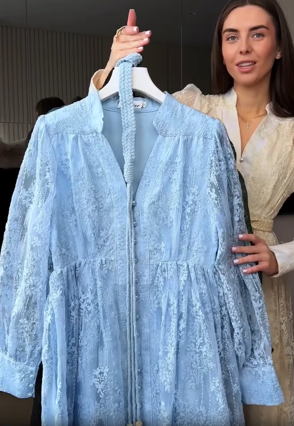 Ženska obleka z V-izrezom, bogato vezena-SI