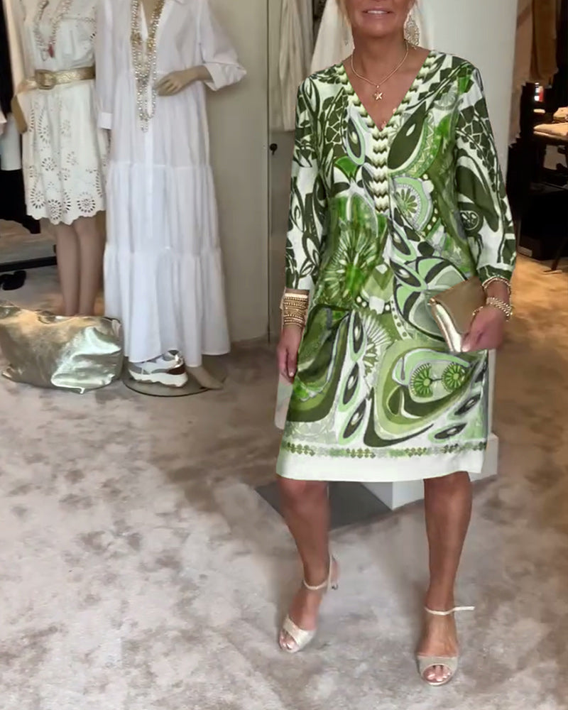 Ležerna obleka z V-izrezom in vintage potiskom-SI