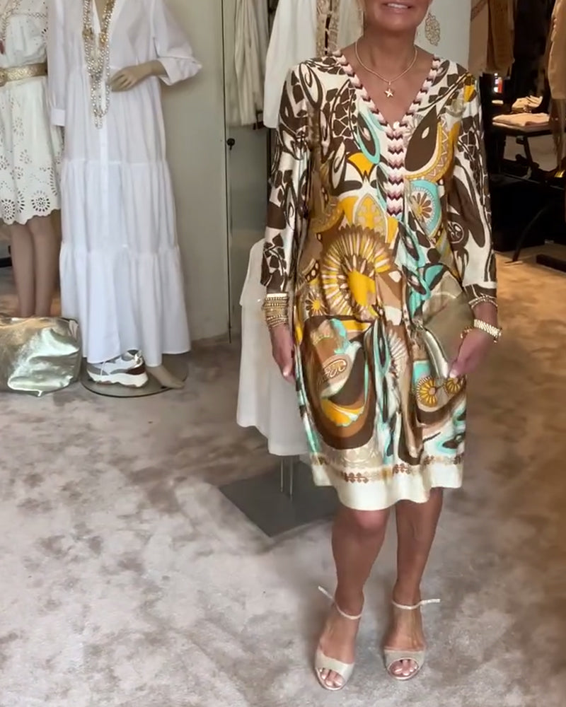 Ležerna obleka z V-izrezom in vintage potiskom-SI