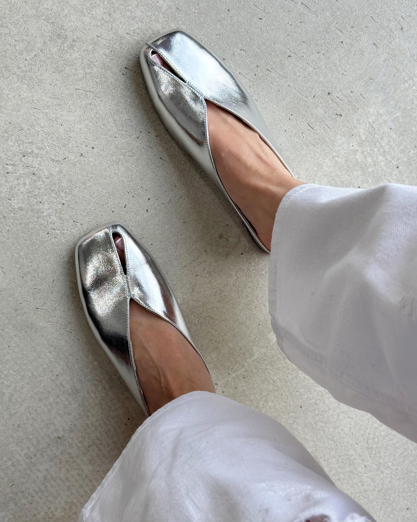 Vasarinės moteriškos basutės iš minkštos odos, kvėpuojančios ir patogios.-LT