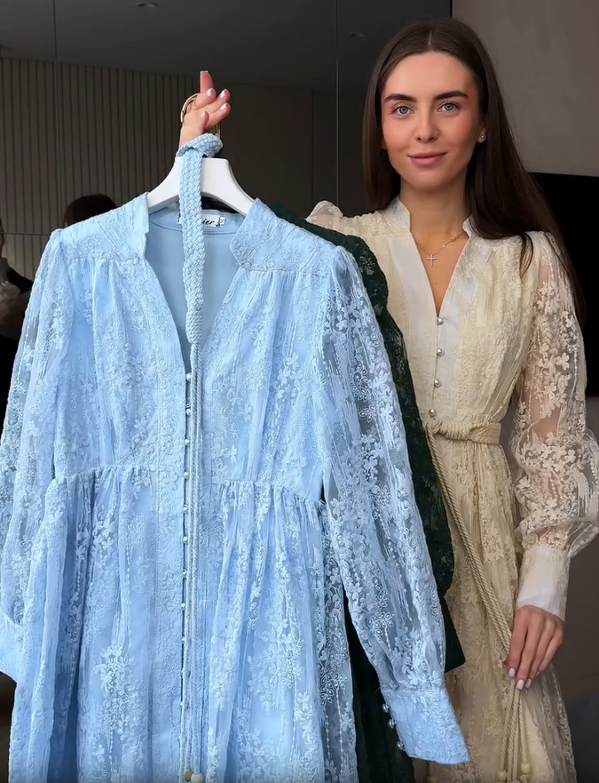 Ženska obleka z V-izrezom, bogato vezena-SI