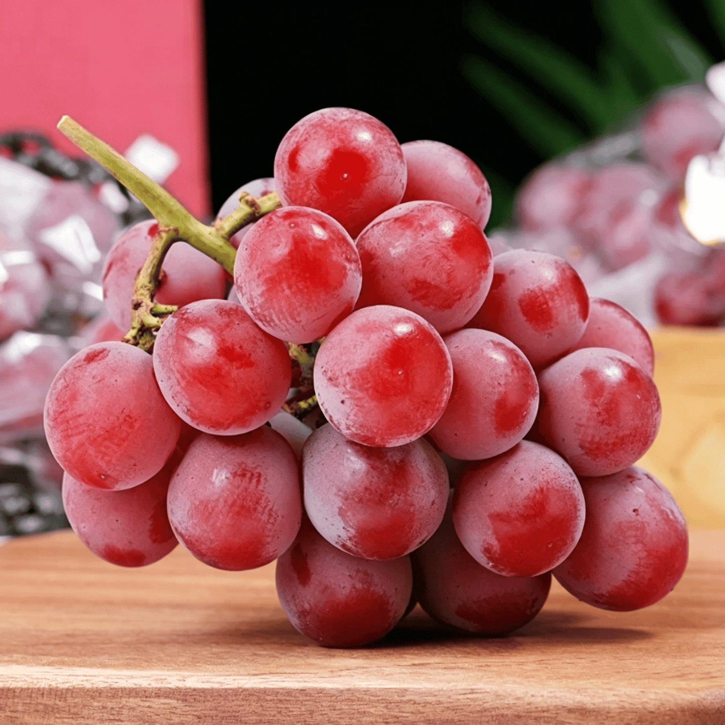 Riboto leidimo nauja veislė – „Queen Nina“ vynuogių sėklos saldžiam, sultingam sodo derliui 🍇-LT