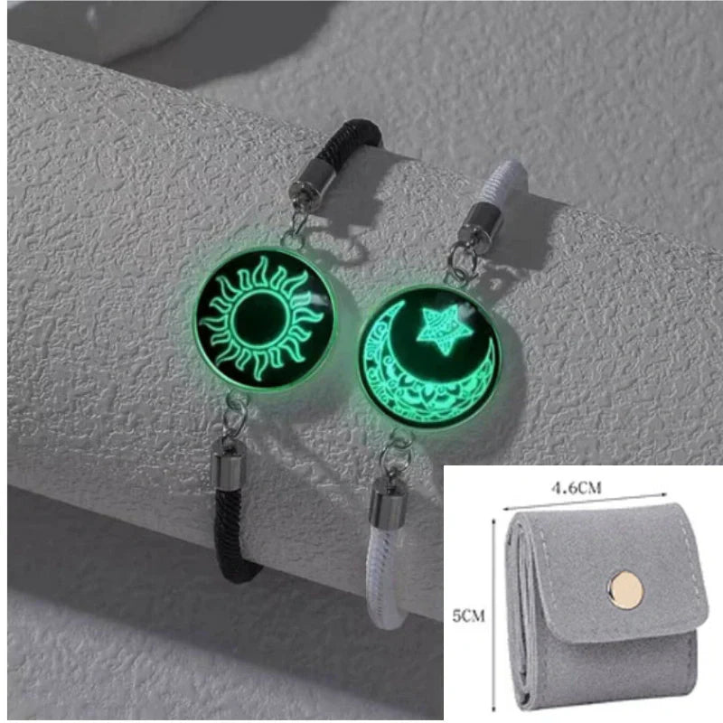 Saulė ir Mėnulis – viena siela. 💞 Apyrankės poroms, kurios bendrauja nepaisant atstumo-LT