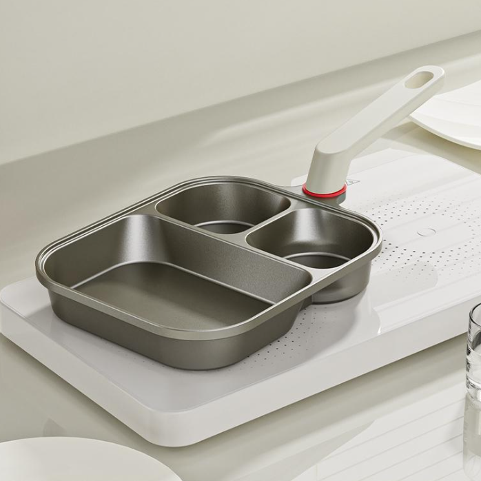 4 viename neprideganti keptuvė: puikiai tinka kiaušiniams, šoninei ir mėsainiams kepti-LT