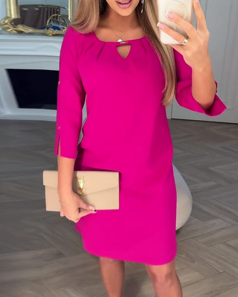 Eleganta, vienkrāsaina, vienkārša V veida kleita-LV