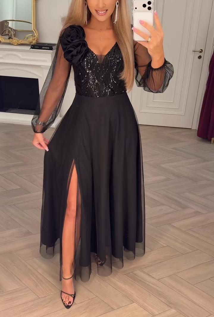 Obleka s čipkastimi rokavi, bleščicami in cvetličnimi okraski.-SI