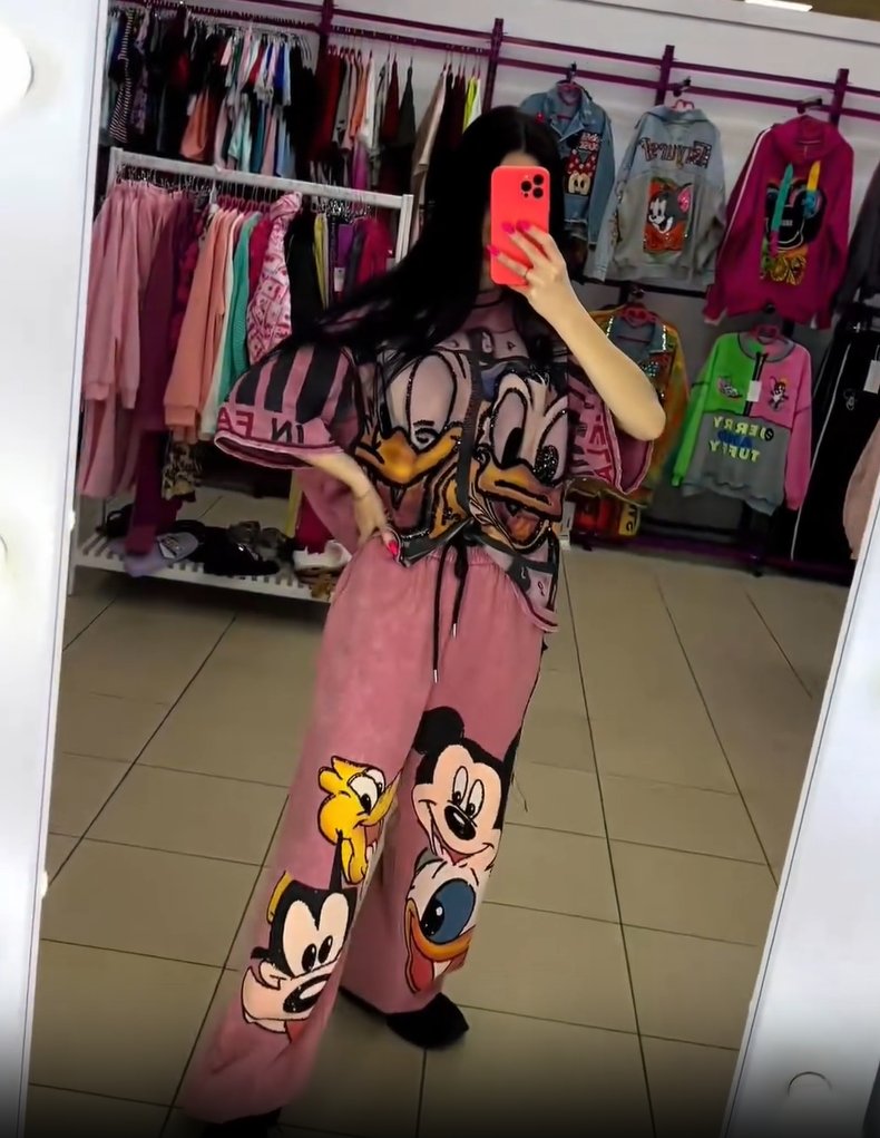 Conjunto de top y pantalón con temática de Donald Duck y Mickey Mouse-ES
