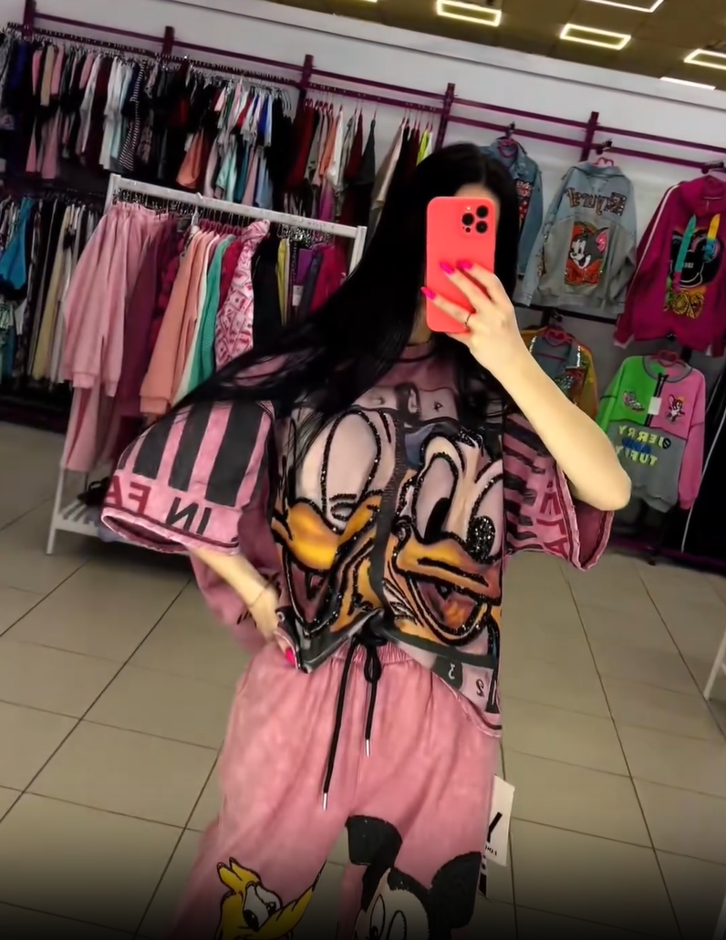 Conjunto de top y pantalón con temática de Donald Duck y Mickey Mouse-ES