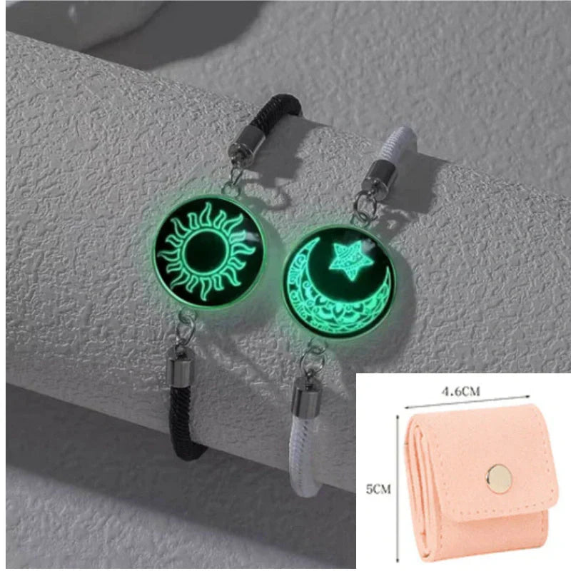 Saulė ir Mėnulis – viena siela. 💞 Apyrankės poroms, kurios bendrauja nepaisant atstumo-LT