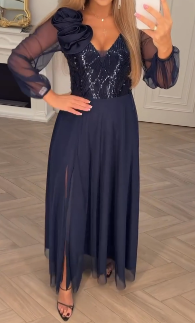 Obleka s čipkastimi rokavi, bleščicami in cvetličnimi okraski.-SI