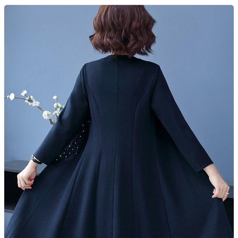 Elegante conjunto de dos piezas para mujer con chaqueta y vestido.-ES