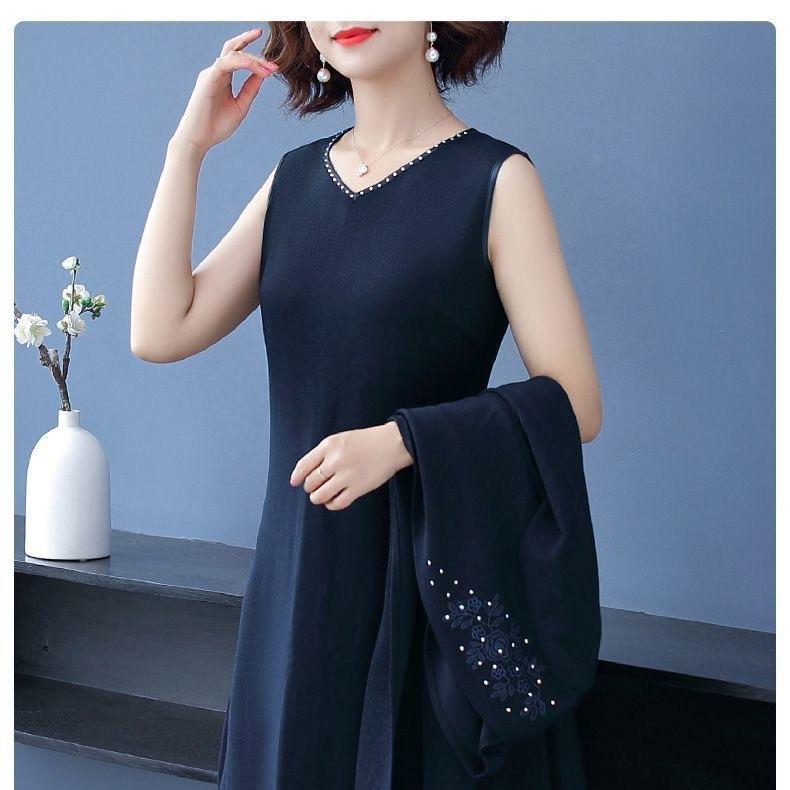 Elegante conjunto de dos piezas para mujer con chaqueta y vestido.-ES