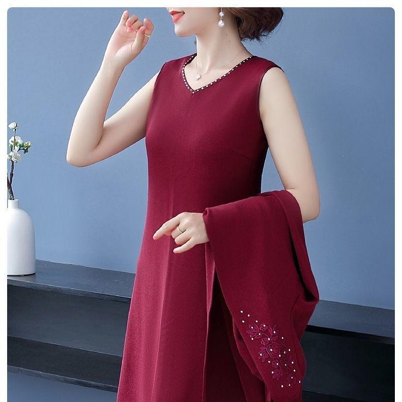 Elegante conjunto de dos piezas para mujer con chaqueta y vestido.-ES