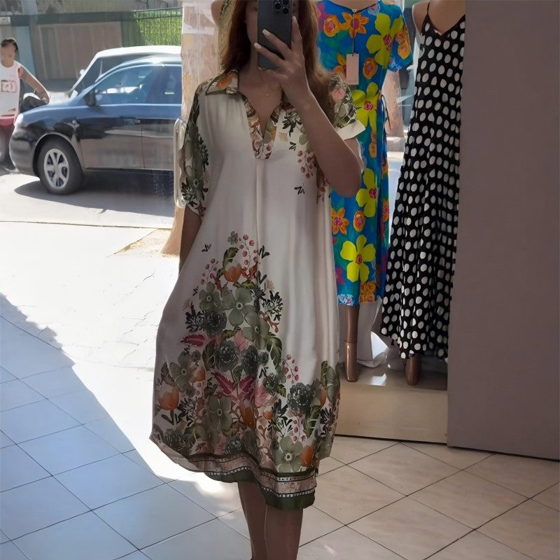 Laisva gėlėta suknelė su V formos iškirpte-LT