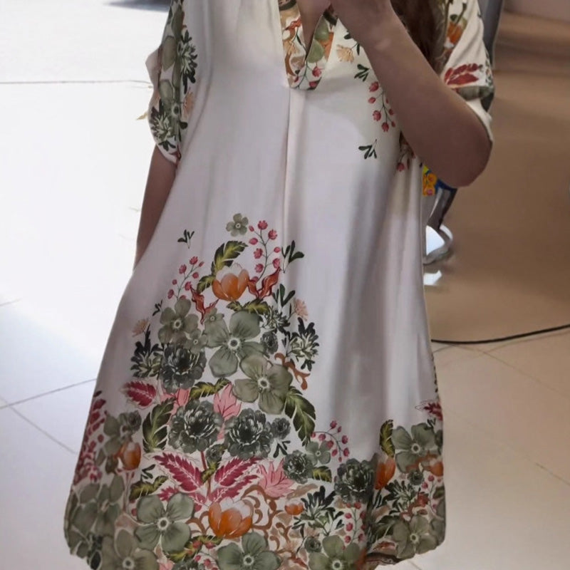 Laisva gėlėta suknelė su V formos iškirpte-LT