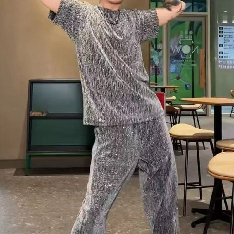 💖 Nov dizajn za leto 2025 ✨Moški dvodelni komplet: majica s kratkimi rokavi in široke hlače-SI