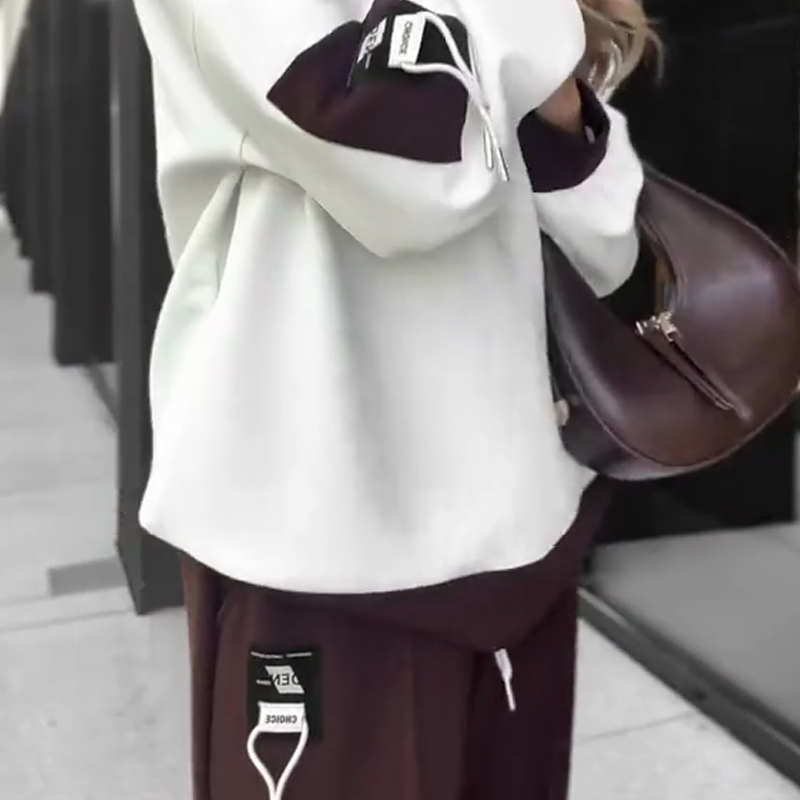 Conjunto de manga larga con bloques de color y pantalón deportivo-ES